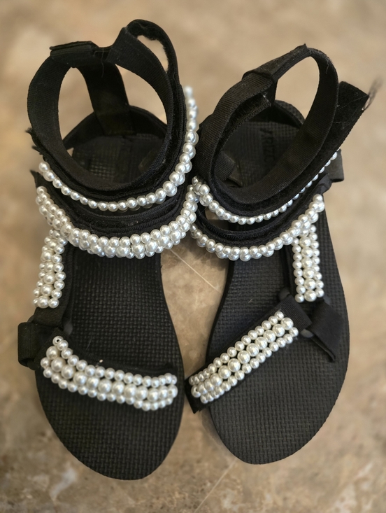Arizona Love Shoes - Arizona Love Trekky Sandles With Pearls Size 8